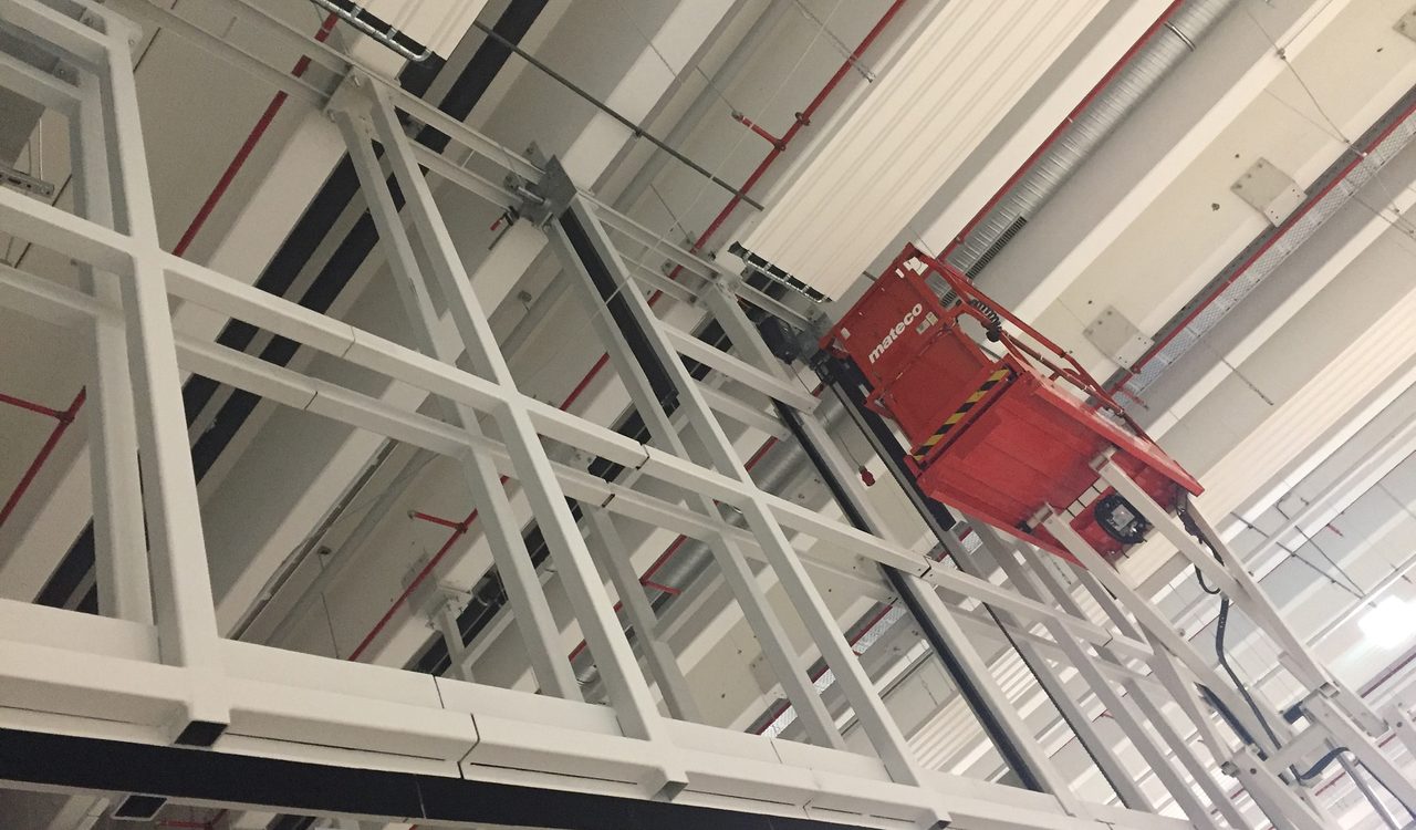 Umnutzung und Einbau eines Designlabors, sowie Prüfstand in Bestandsgebäude. Die