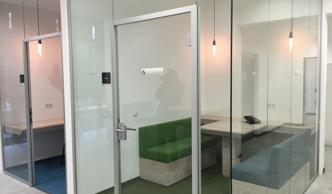 Das Headquater einer Softwarefirma in München wurde umgestaltet und mit Break-Out-Räumen