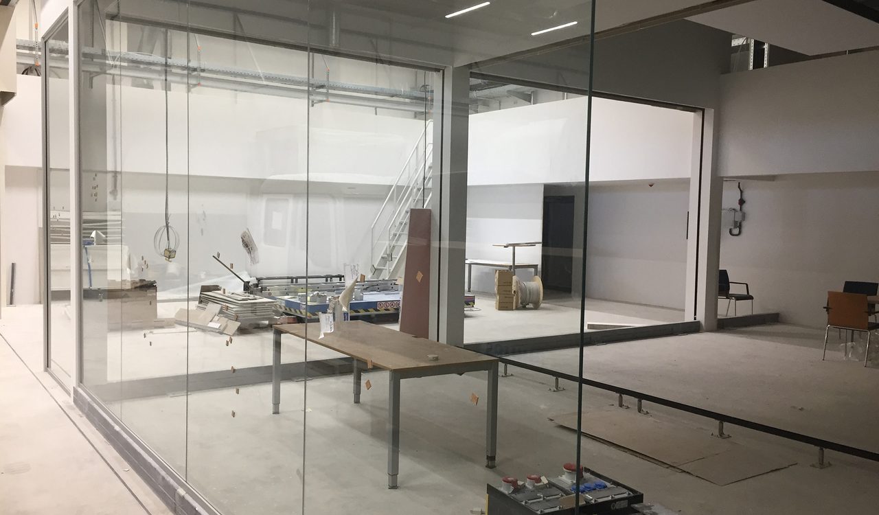Umnutzung und Einbau eines Designlabors, sowie Prüfstand in Bestandsgebäude. Die