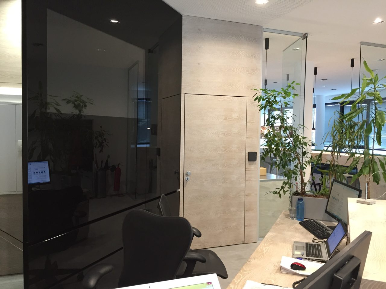 Das Headquater einer Softwarefirma in München wurde umgestaltet und mit Break-Out-Räumen