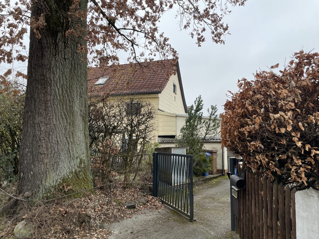 Teilabriss und Neuaufbau EFH, Ensembelschutz